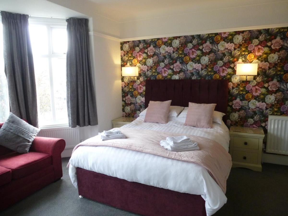 The Kenmore Guest House Llandudno Esterno foto